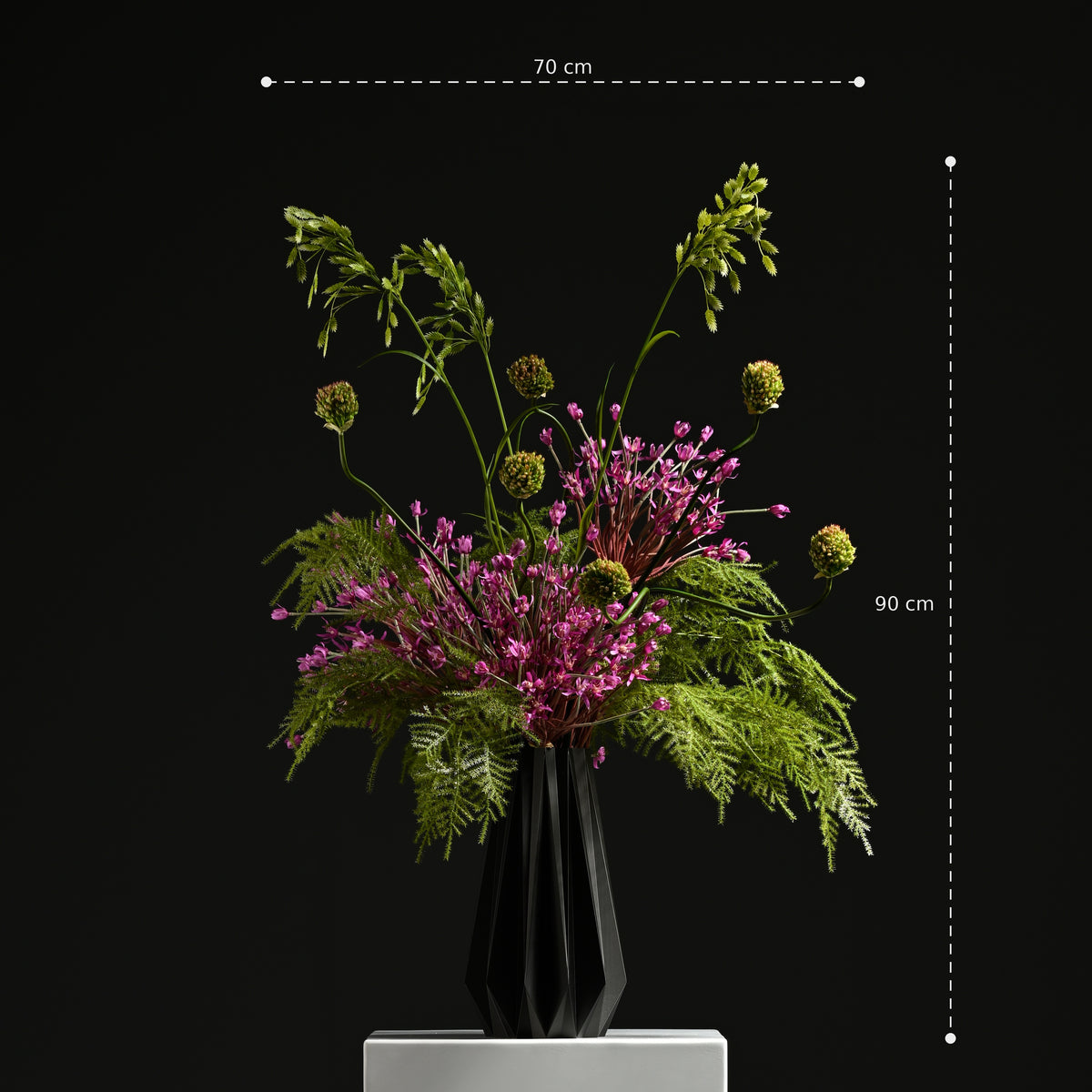 Antonella Ribb Vase 32 Metal Black