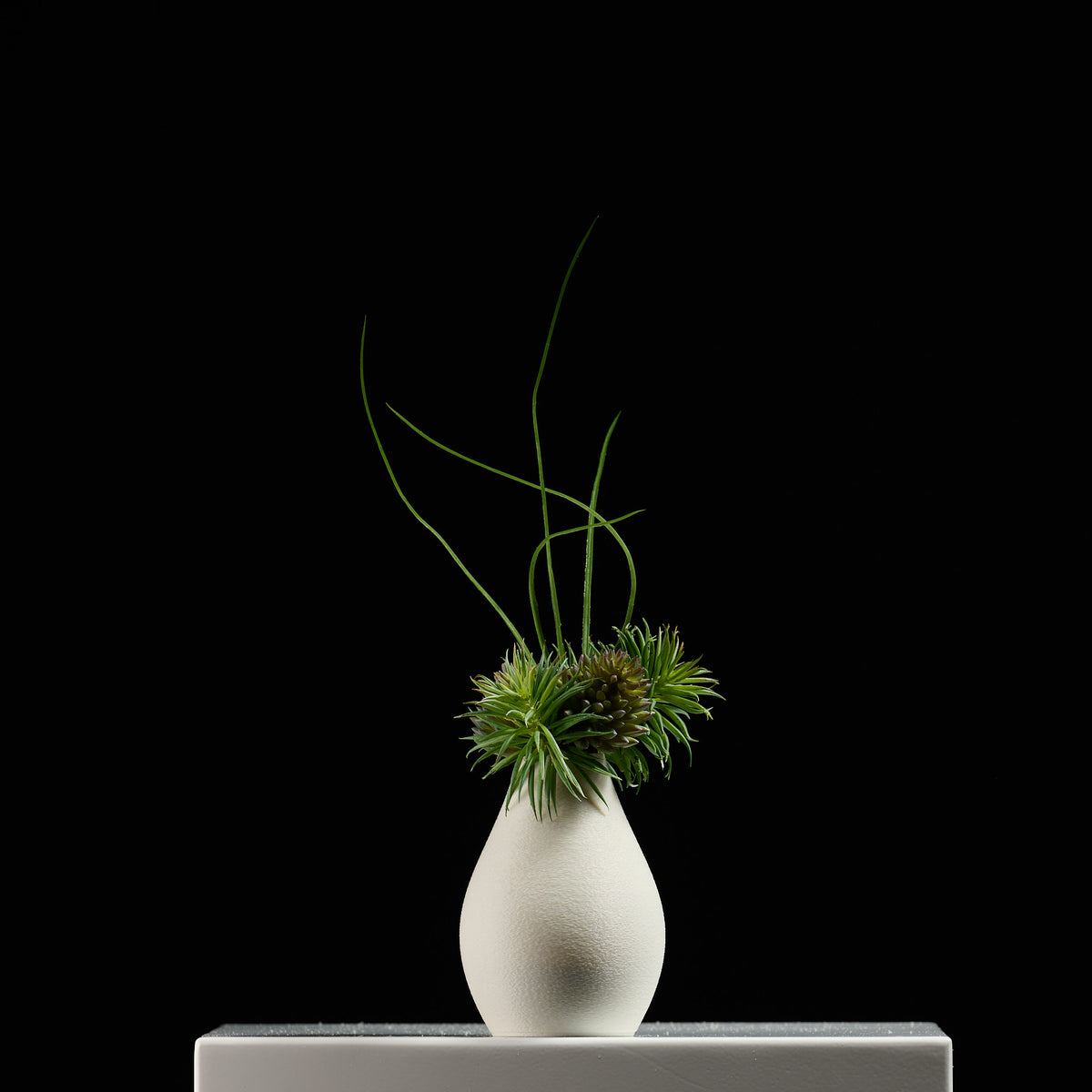 Antonia Drop Vase 15 White Outdoor