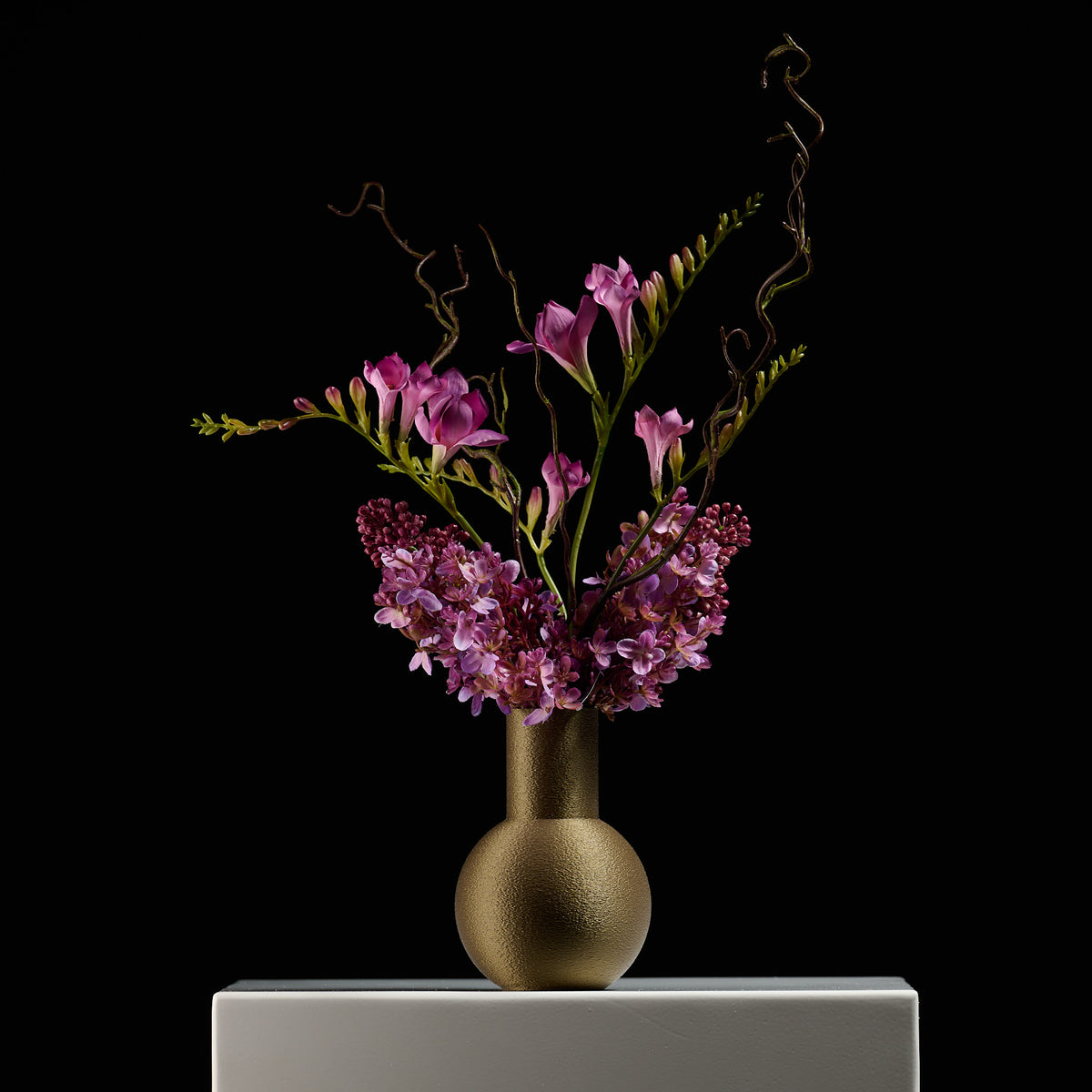 Donnatella Ball Vase 16 Bronze