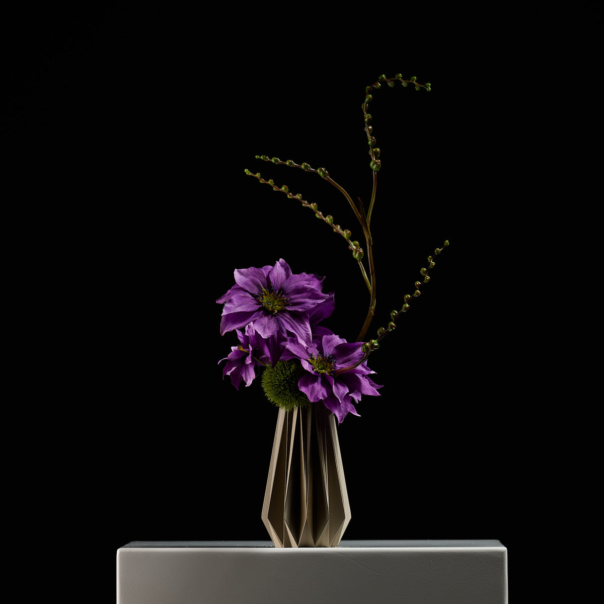 Eleonora Ribb Vase 16 Iridium Gold