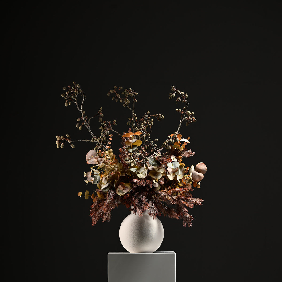 Isa Superball Vase 32 Bone White