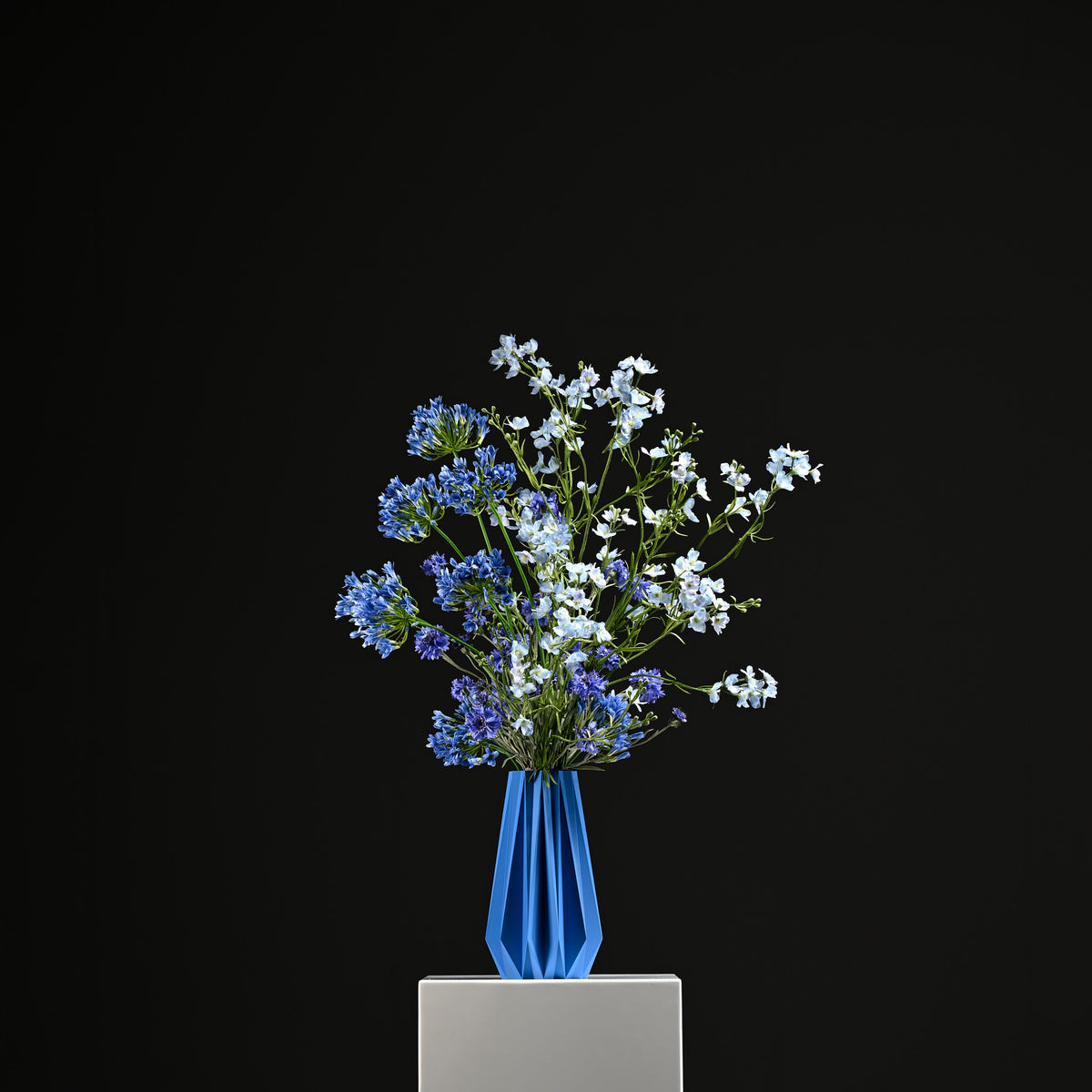 Sandra Ribb Vase 32 Marina Blue
